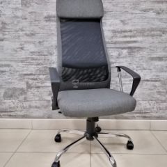 Кресло Barneo K-116 для персонала (серая ткань, черная сетка) в Покачах - pokachi.mebel24.online | фото