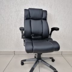 Кресло Barneo K-44 для руководителя (черная экокожа) в Покачах - pokachi.mebel24.online | фото